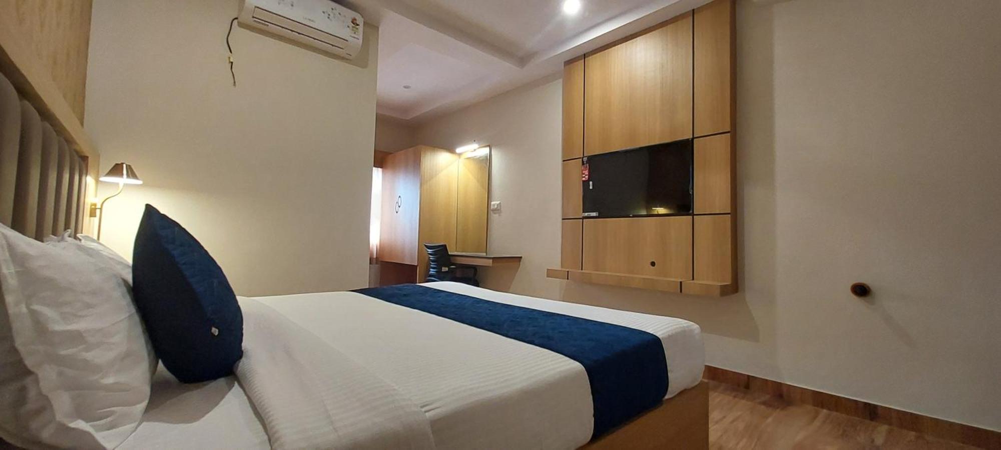 Sky Inn Mysore Exterior photo